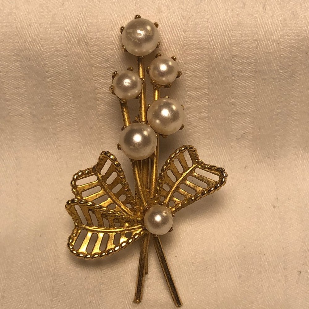 Pearl Look Brooch